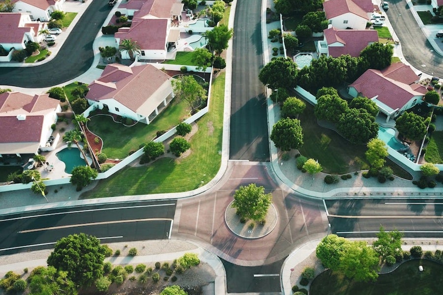 What Repairs Are HOAs Responsible For? HOA Repairs 101